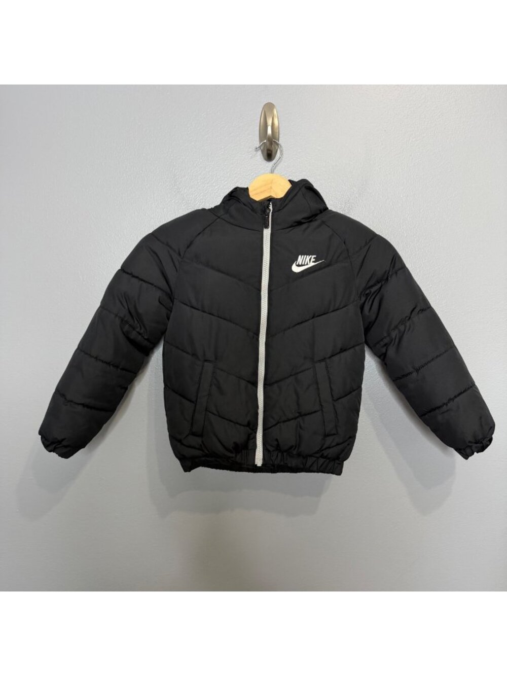 NIKE kids black puffer coat size youth medium
